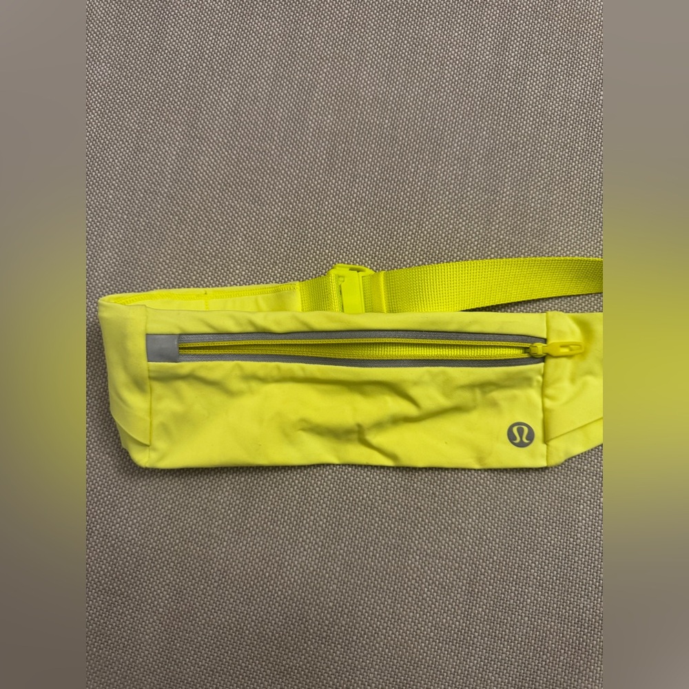 Lululemon Fast and Free Running Belt